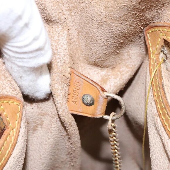 LOUIS VUITTON Monogram Bucket GM Shoulder Bag - Picture 14 of 16